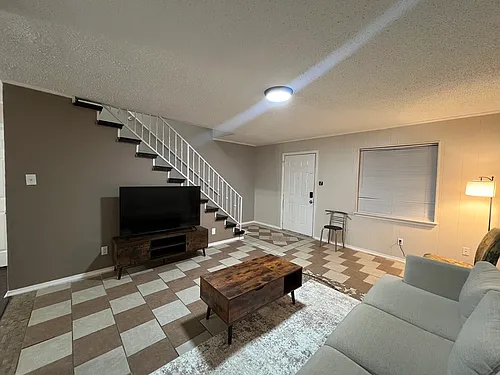 2500 Hollandale Cir #B Photo 1