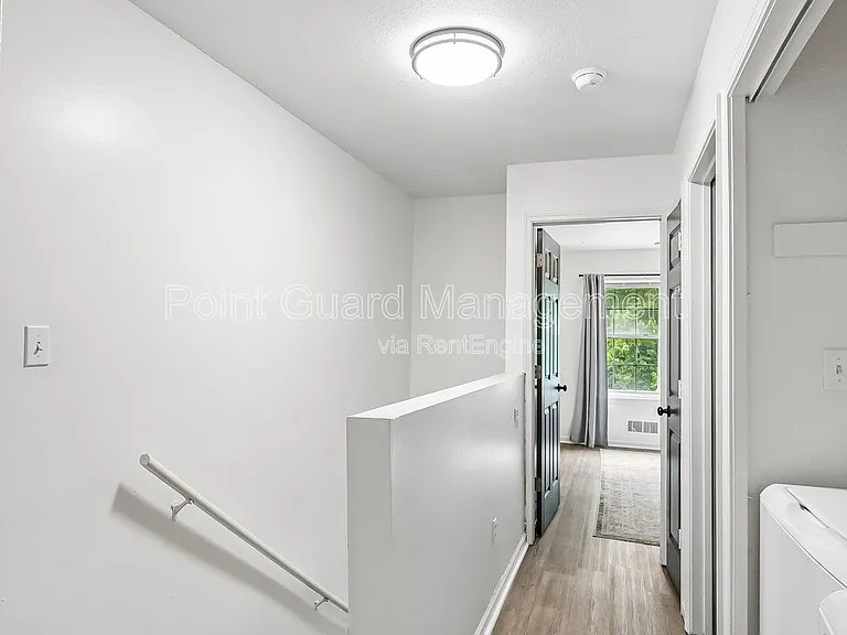 321 W South Ave — Photo 45