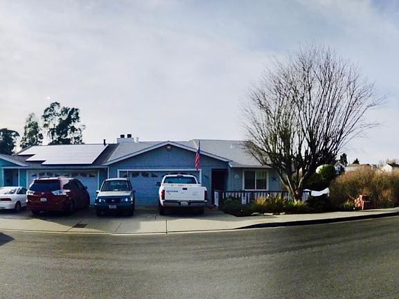 3rd image of 100 Crescent Dr