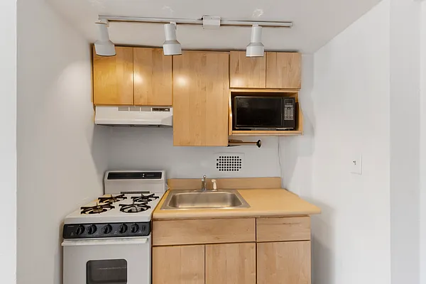Sold by Level Group | media 6