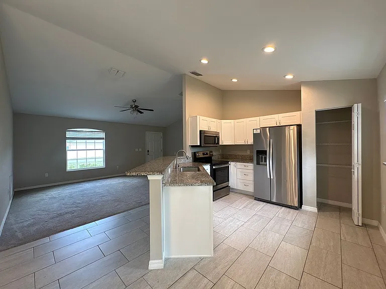 17026 SW 32nd Ter — Photo 5