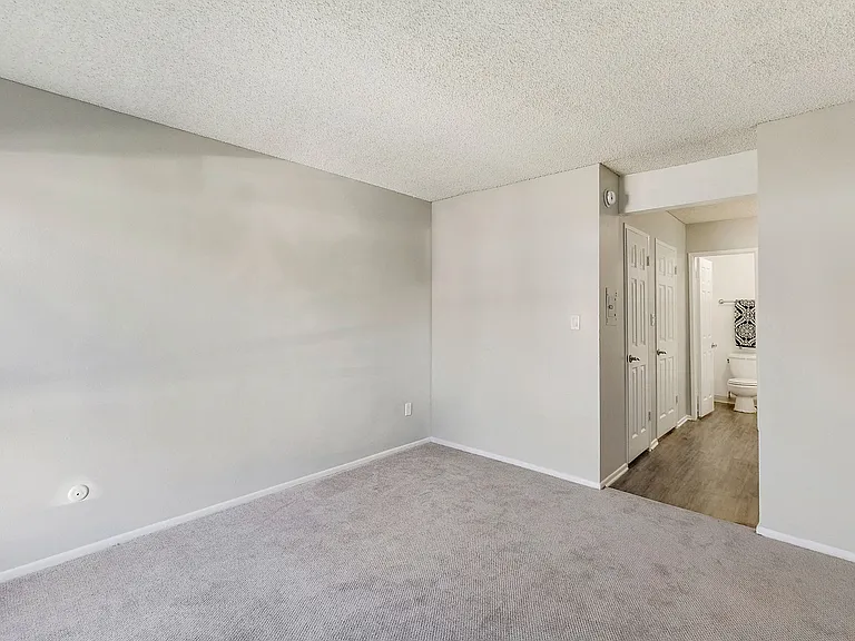 5830 Reseda Boulevard — Photo 53