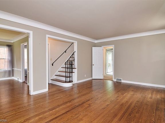 4th image of 2448 Fenwick Rd