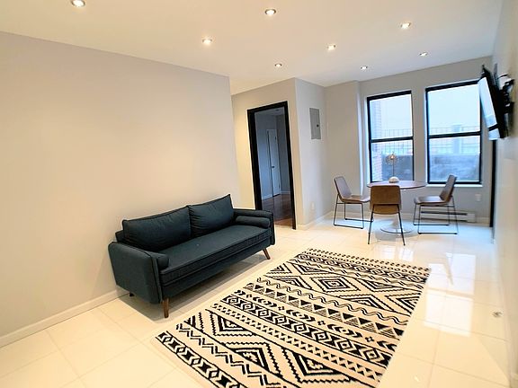 4th image of 340 Manhattan Ave APT 5