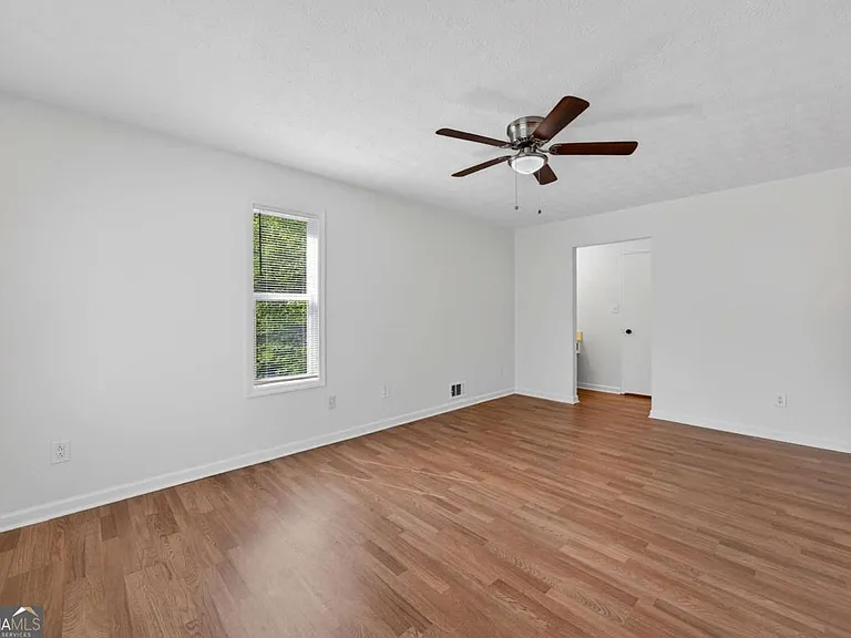 6898 Babbling Brook Dr — Photo 12