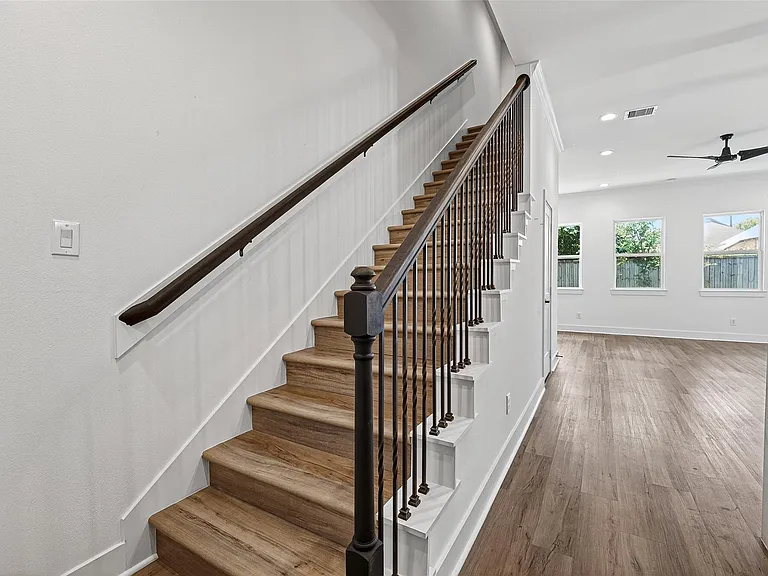 7314 Avenue L — Photo 12
