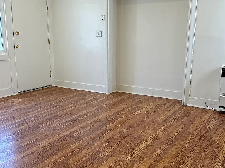 1326 N Serrano Ave — Photo 8