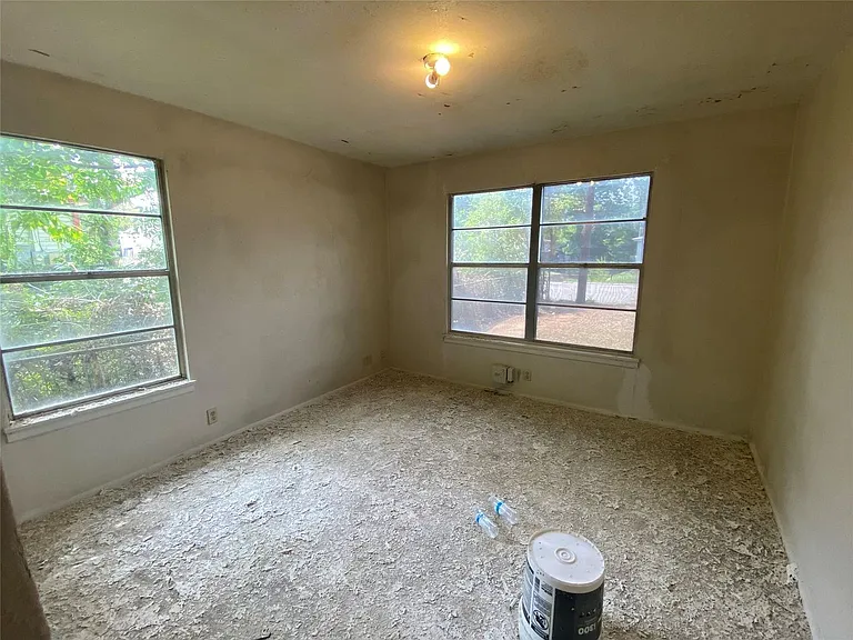 1412 Oakwood Dr — Photo 9