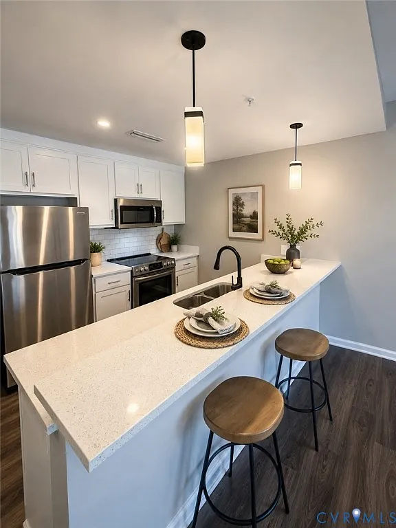 2 bed, 1037 sqft, $2,200 — Photo 4