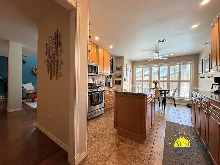 115 Long Pointe Dr — Photo 23