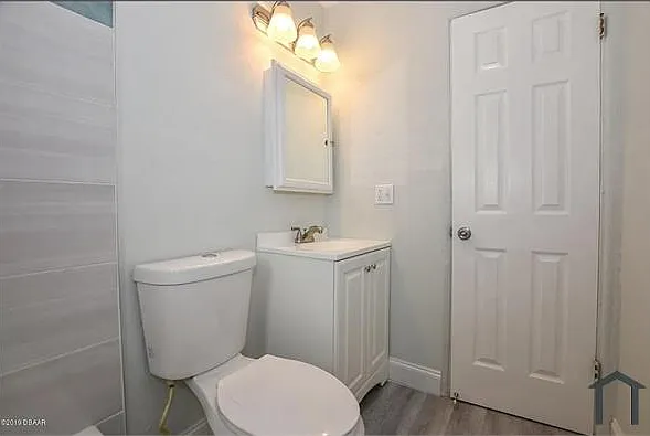 604 Hudson St — Photo 9