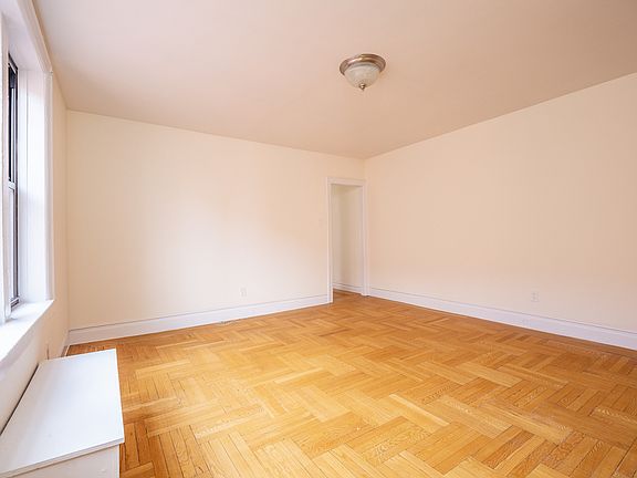 5th image of 15 Sheridan Sq APT 1C
