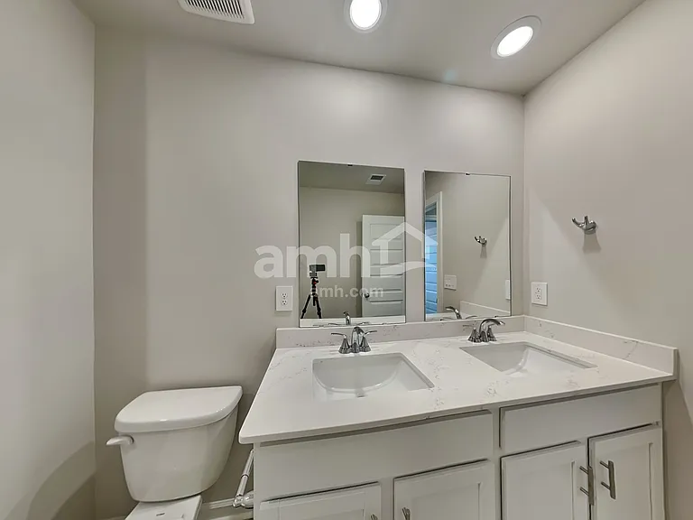303 Granby Trl — Photo 15