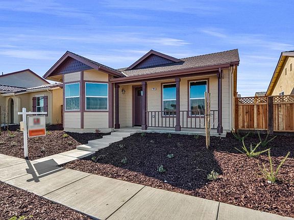 4th image of 779 Aurora Way