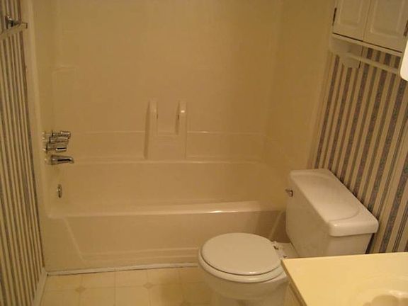 2nd image of 3086 Destin Cir