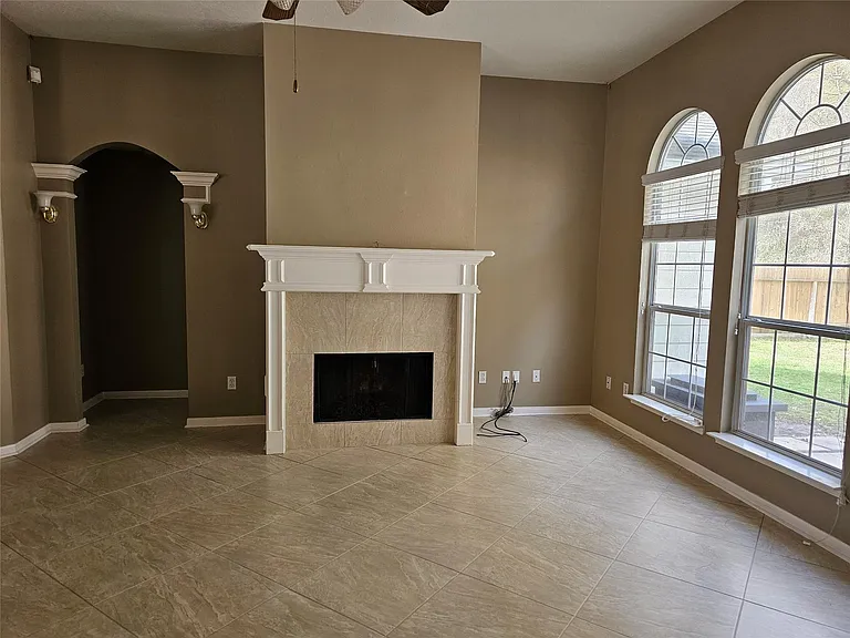 27182 Kings Manor Dr S — Photo 9