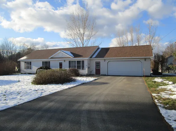 45 Rabbits Run Road, Orrington, ME 04474