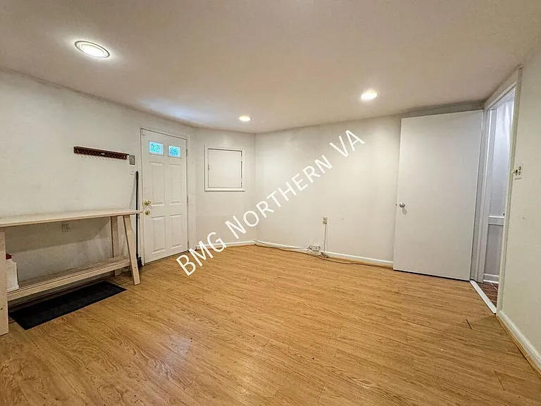 6600 Braddock Rd — Photo 25