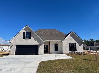 12120 Walker Rd, Ocean Springs, MS 39564