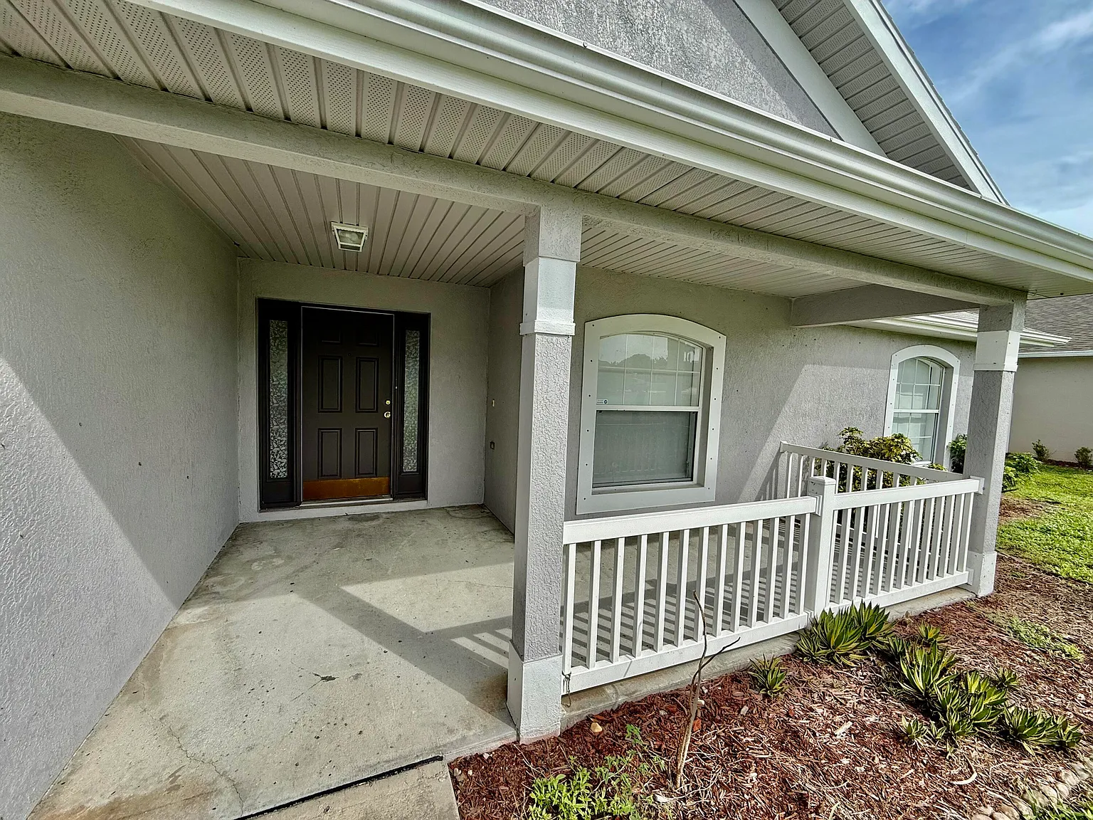 3 bed, 2.0 bath, 1733 sqft, $2,200 — Photo 3