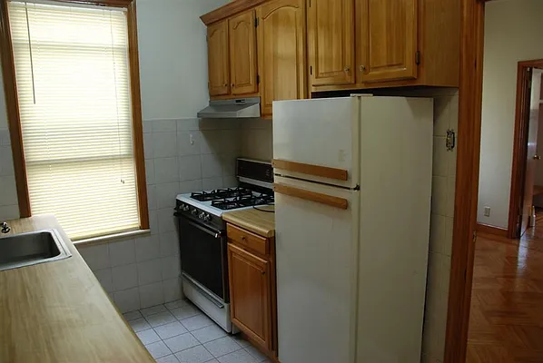 Rented by Web Realty Group Inc | media 4