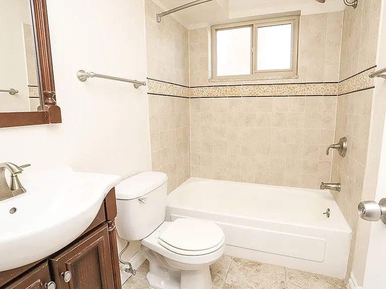 222 Logan — Photo 75