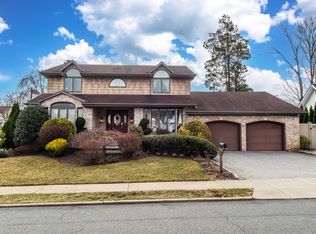 86 Garfield Pl, Totowa, NJ 07512