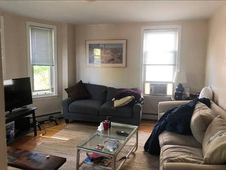 279 Pearl St #3 — Photo 2