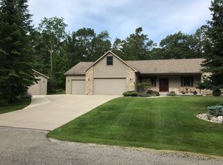 7275 Huntington Dr, Oscoda, MI 48750
