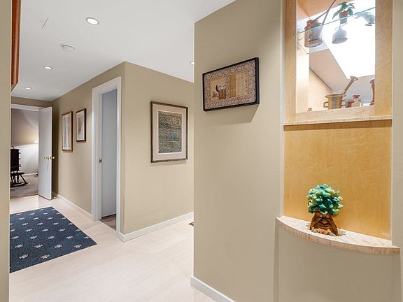 5th image of 130 Mount Auburn St APT 110