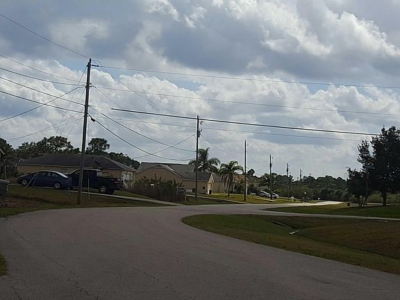5th image of 2391 SW Halissee St