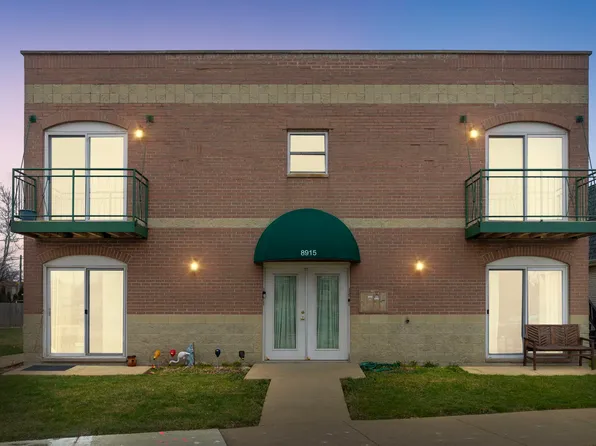 8915 Burlington Ave Unit 102, Brookfield, IL 60513