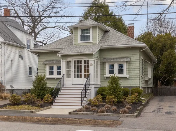 18 Dyer Ave, Milton, MA 02186