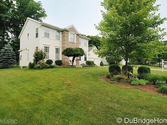 2nd image of 7377 Las Palmas Dr NE