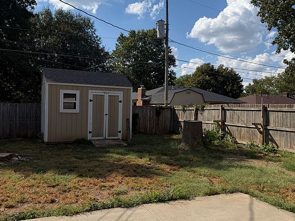 4th image of 3735 N Pickwick Ave