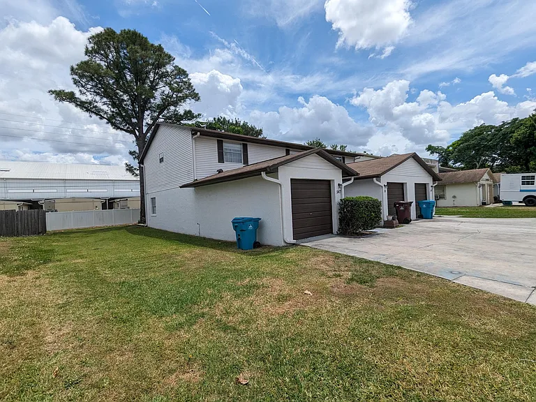 551 Verbena Ct — Photo 3