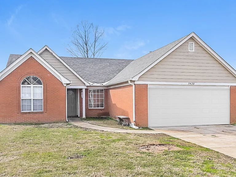 7420 Dunbarton Dr — Photo 1