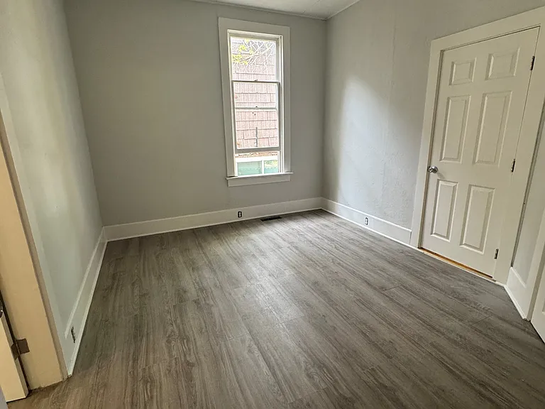 569 Kellogg St — Photo 10