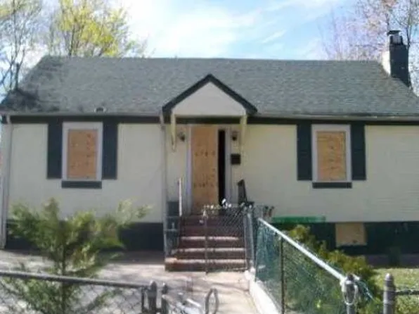 92 Grant Ave, Brentwood, NY 11717