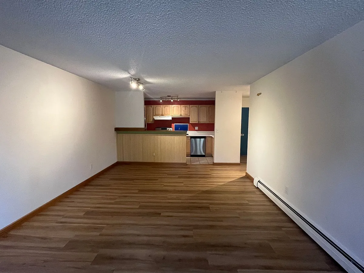 Building Photo - 3120 Corona Trl #L103