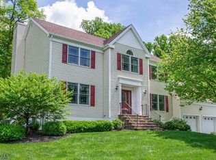 7 Golden Corner Way, Randolph, NJ 07869