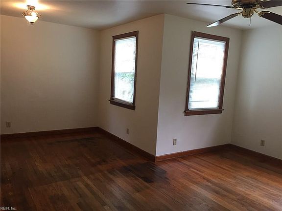 5th image of 1019 Earl St