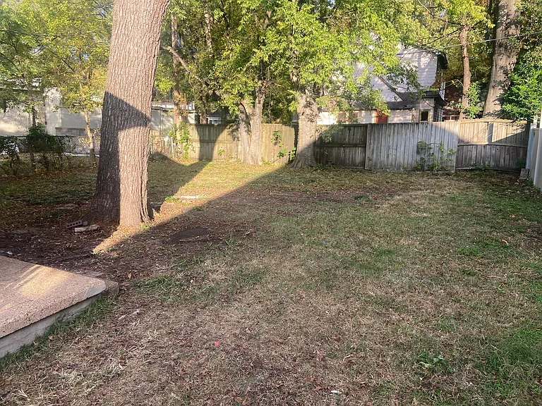 964 Blythe St — Photo 7