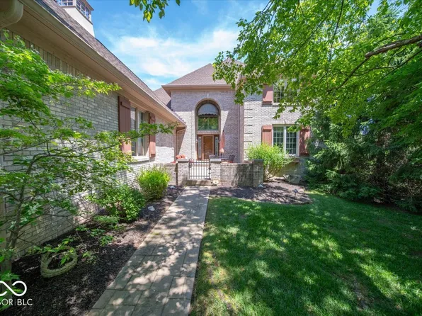 5424 Woodfield Dr N, Carmel, IN 46033