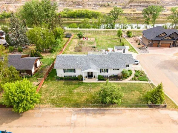 463 3rd Ave, Drumheller, AB T0J 0Y1