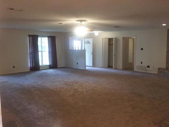 5th image of 206 Vinewood Ln