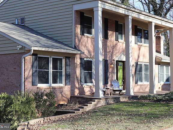 3rd image of 1588 Forest Villa Ln