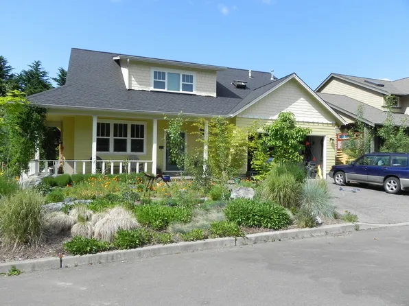 2048 Sable Ln NE, Olympia, WA 98506