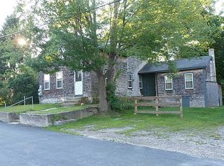 4 Tanyard Ln, Glocester, RI 02814