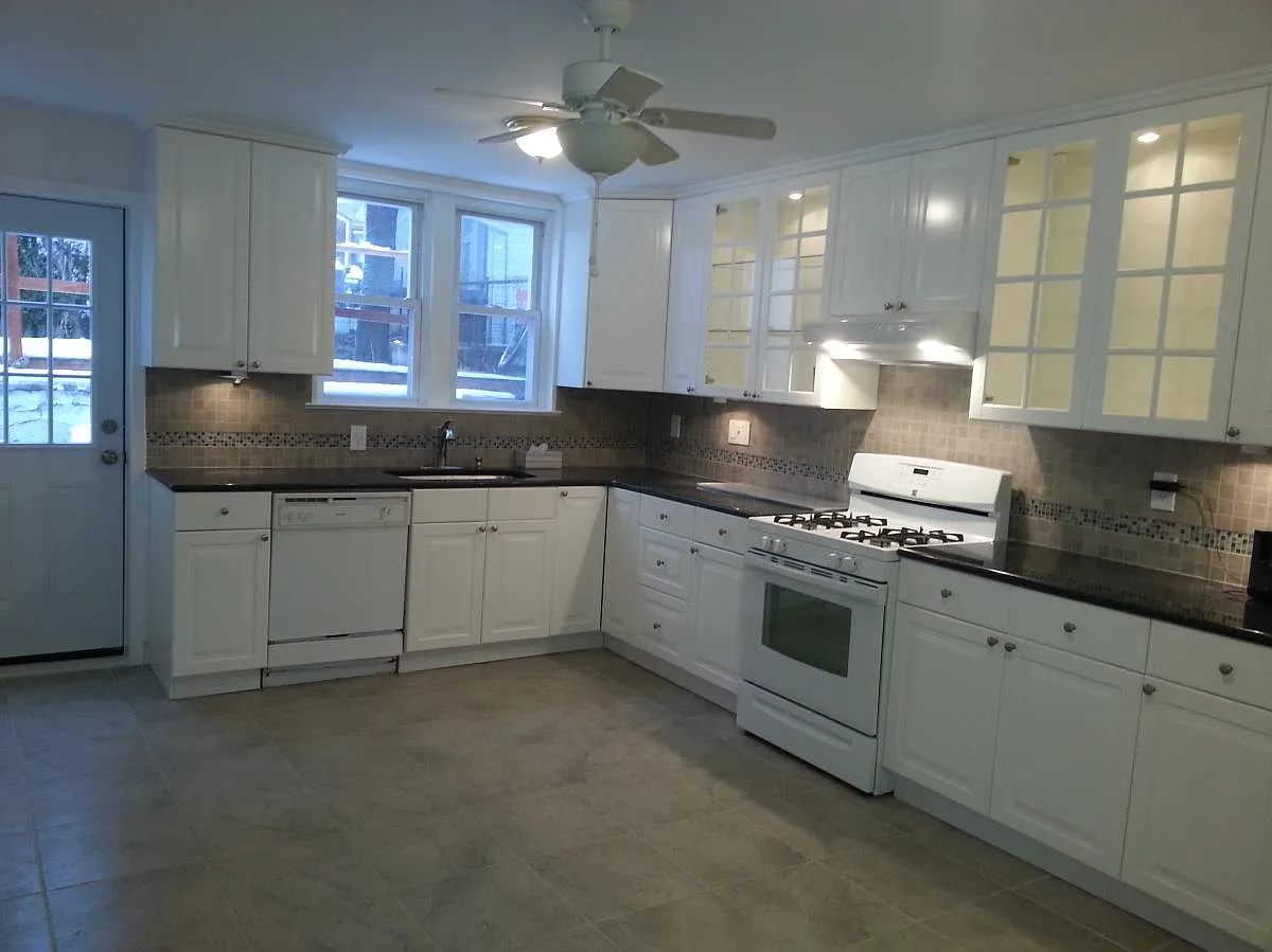 5 bed, 2036 sqft, $3,250 — Photo 2